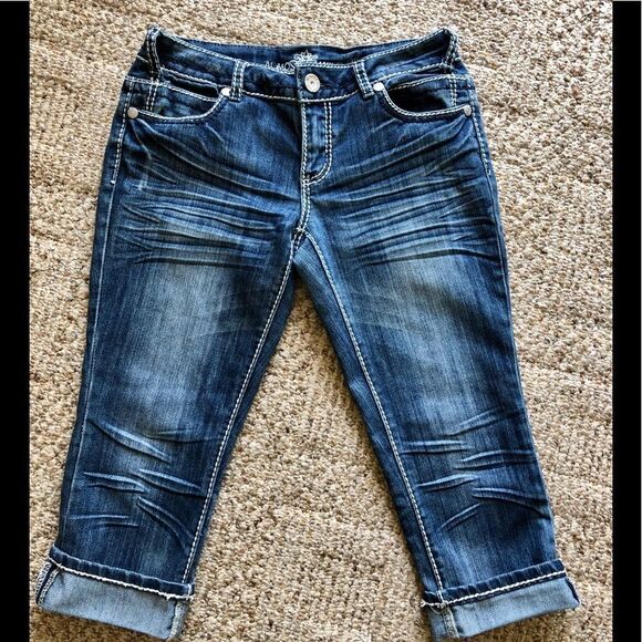 Great cropped jeans by Almost Famous in 5 - Picture 1 of 4